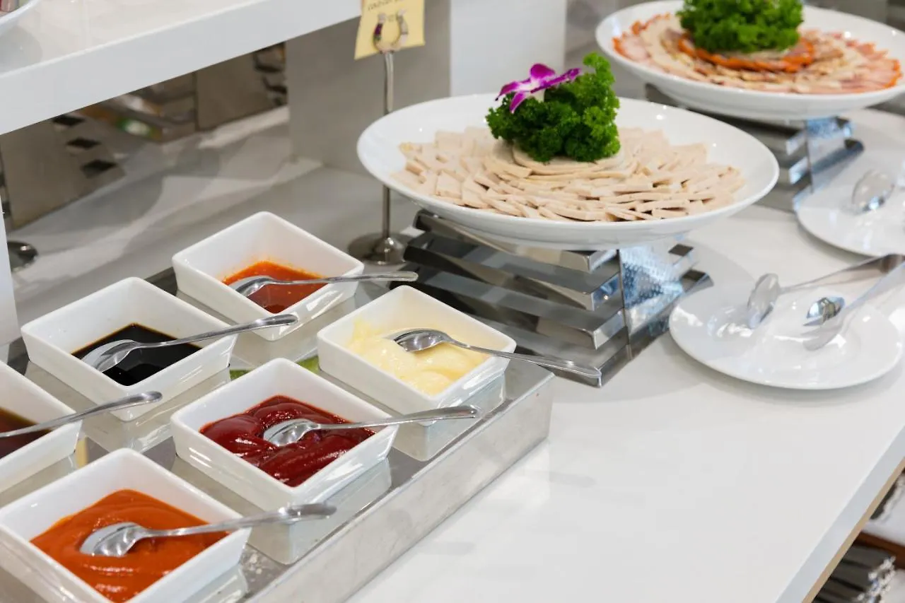 Senia Hotel Nha Trang 4*,
